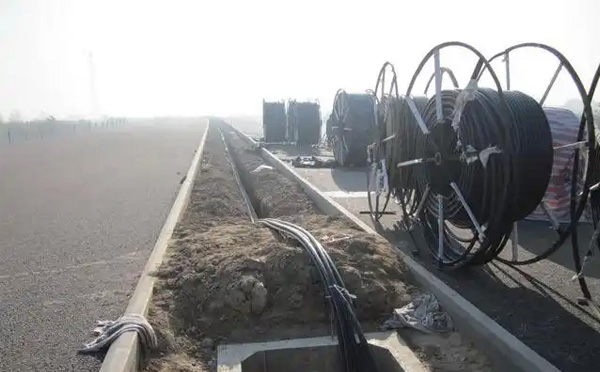 陇西光缆施工如何应对复杂地形布线难题？